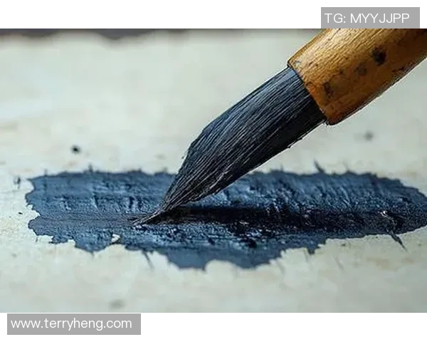 足球明星挥毫泼墨展风采毛笔字书写艺术与运动激情的完美结合